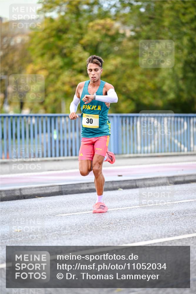 25.10.2026 - hella hamburg halbmarathon Dr. Thomas Lammeyer http://msf.ph/oto/11052034 25.10.2026 10:09:36 Kennedybrücke 30, 30 meine-sportfotos.de