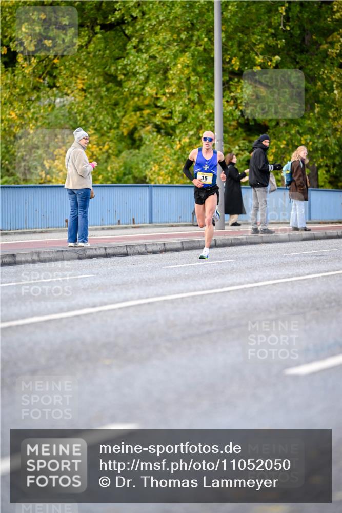 25.10.2026 - hella hamburg halbmarathon Dr. Thomas Lammeyer http://msf.ph/oto/11052050 25.10.2026 10:09:47 Kennedybrücke 15 meine-sportfotos.de