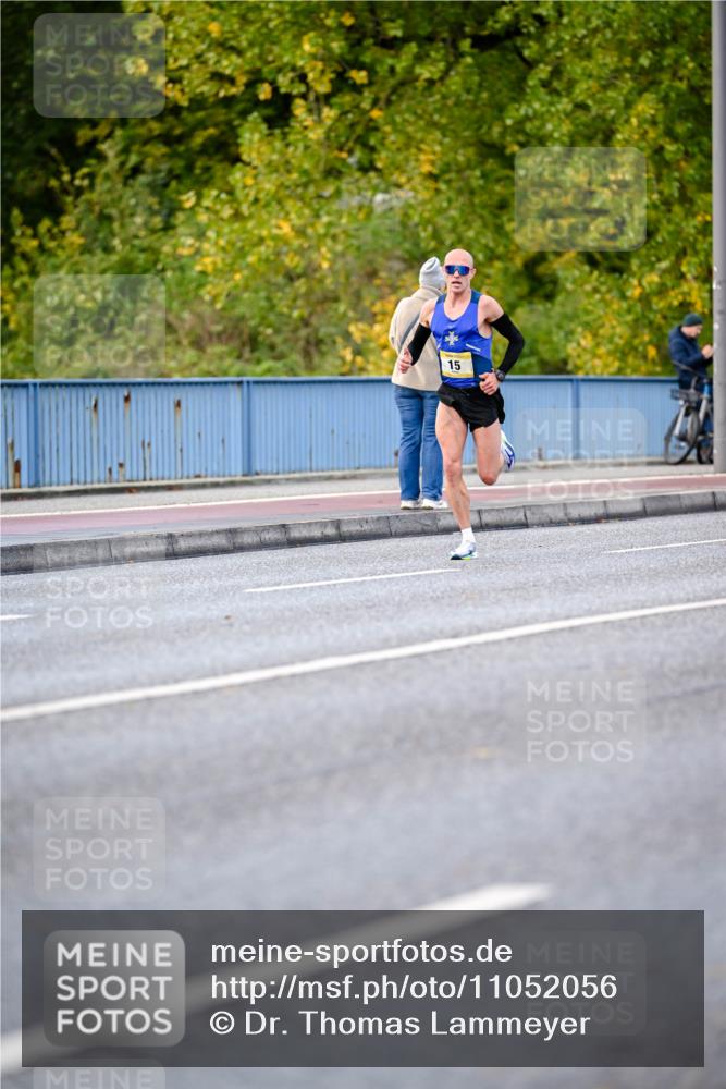 25.10.2026 - hella hamburg halbmarathon Dr. Thomas Lammeyer http://msf.ph/oto/11052056 25.10.2026 10:09:48 Kennedybrücke 15 meine-sportfotos.de
