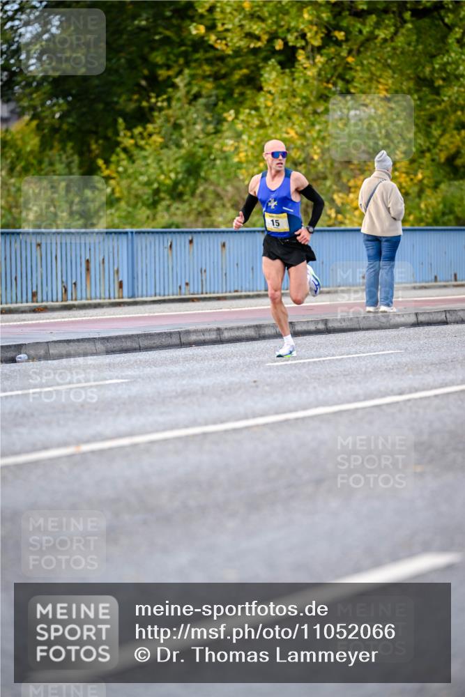 25.10.2026 - hella hamburg halbmarathon Dr. Thomas Lammeyer http://msf.ph/oto/11052066 25.10.2026 10:09:48 Kennedybrücke 15 meine-sportfotos.de