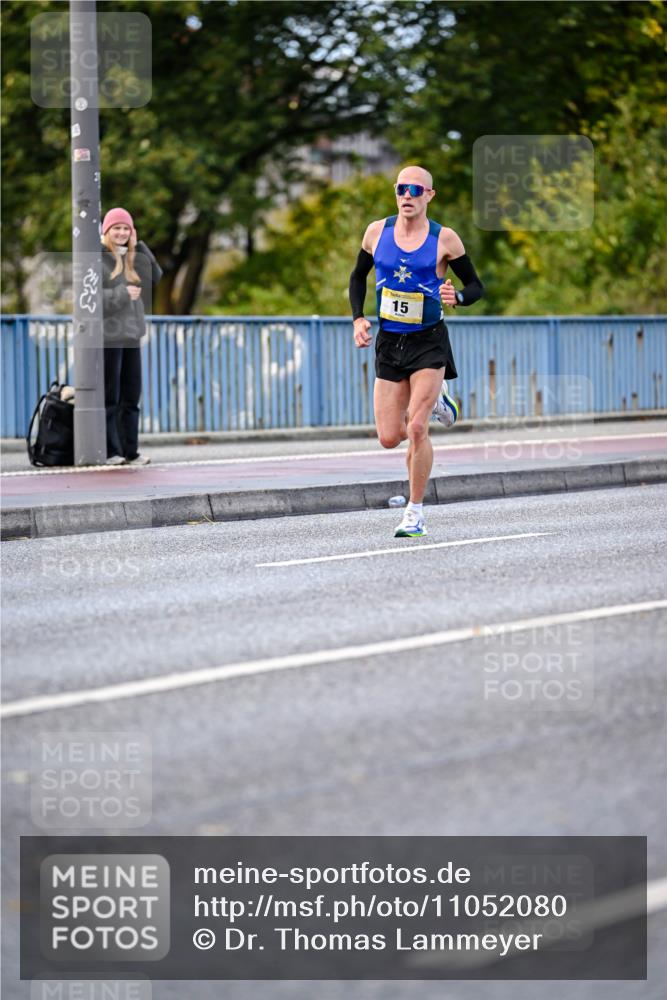 25.10.2026 - hella hamburg halbmarathon Dr. Thomas Lammeyer http://msf.ph/oto/11052080 25.10.2026 10:09:49 Kennedybrücke 15 meine-sportfotos.de