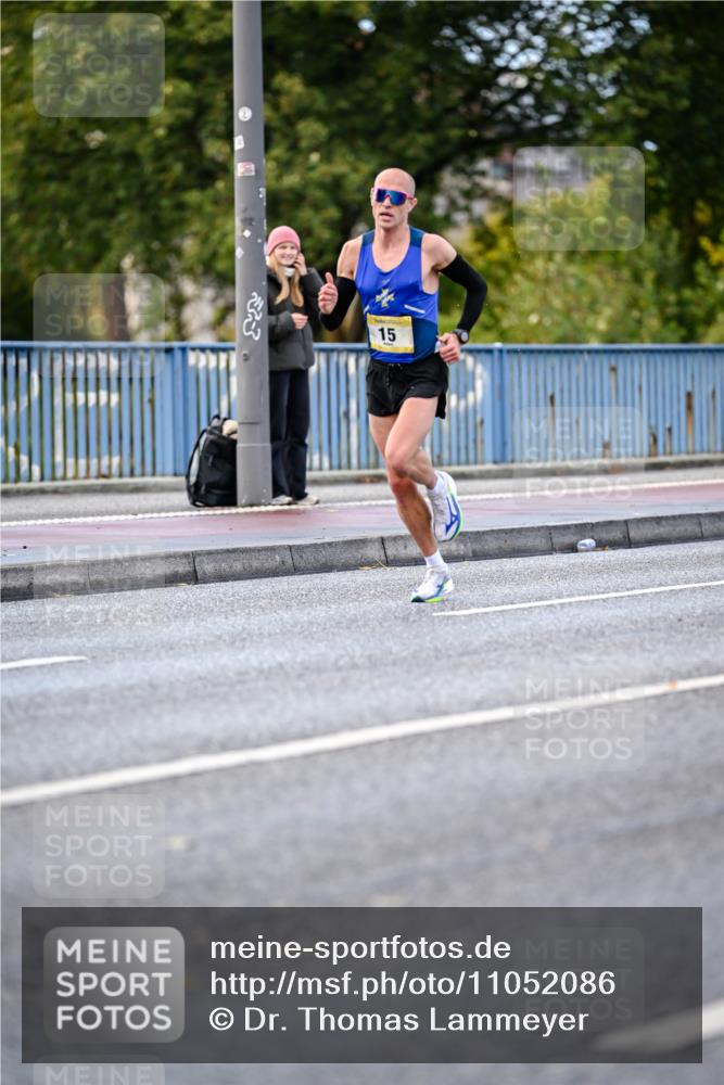 25.10.2026 - hella hamburg halbmarathon Dr. Thomas Lammeyer http://msf.ph/oto/11052086 25.10.2026 10:09:50 Kennedybrücke 9, 15 meine-sportfotos.de