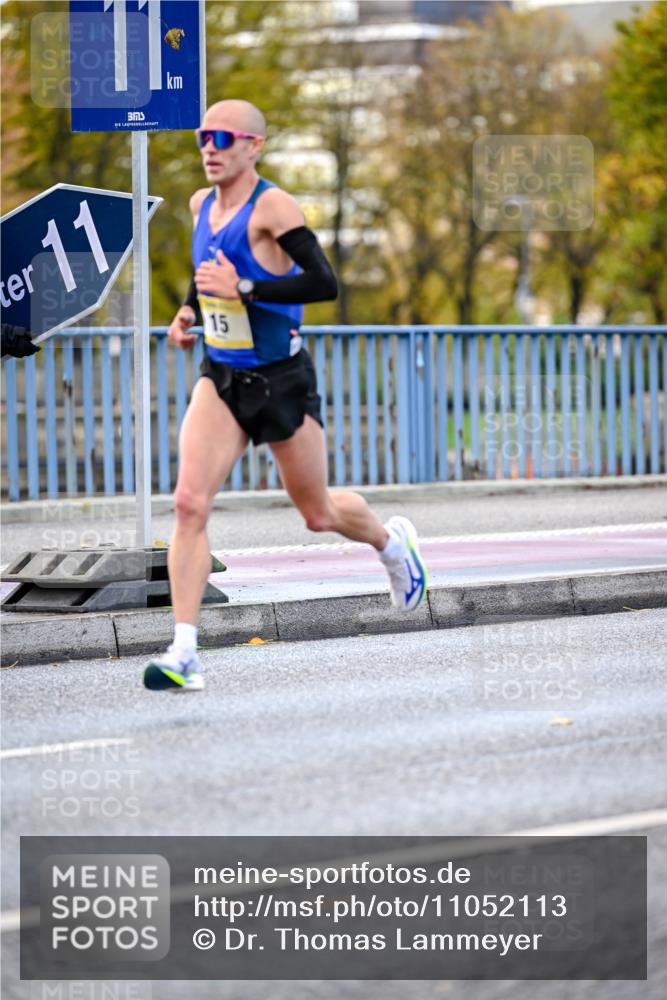 25.10.2026 - hella hamburg halbmarathon Dr. Thomas Lammeyer http://msf.ph/oto/11052113 25.10.2026 10:09:51 Kennedybrücke 11, 11, 15 meine-sportfotos.de