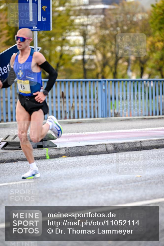 25.10.2026 - hella hamburg halbmarathon Dr. Thomas Lammeyer http://msf.ph/oto/11052114 25.10.2026 10:09:52 Kennedybrücke 15 meine-sportfotos.de