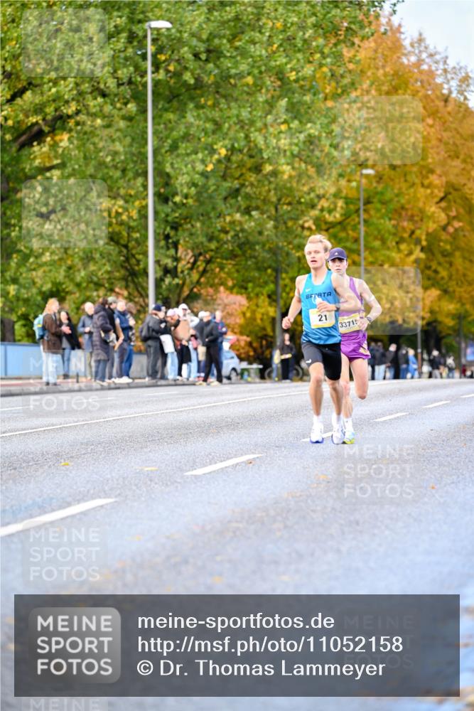 25.10.2026 - hella hamburg halbmarathon Dr. Thomas Lammeyer http://msf.ph/oto/11052158 25.10.2026 10:10:53 Kennedybrücke 21, 21, 33715 meine-sportfotos.de