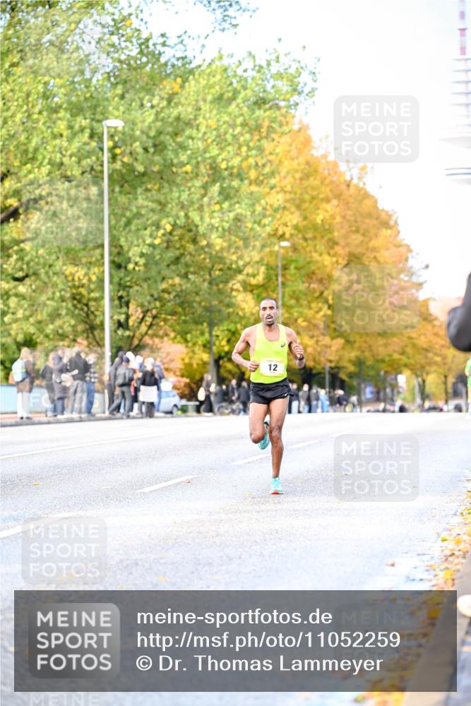 25.10.2026 - hella hamburg halbmarathon Dr. Thomas Lammeyer http://msf.ph/oto/11052259 25.10.2026 10:11:23 Kennedybrücke 12 meine-sportfotos.de