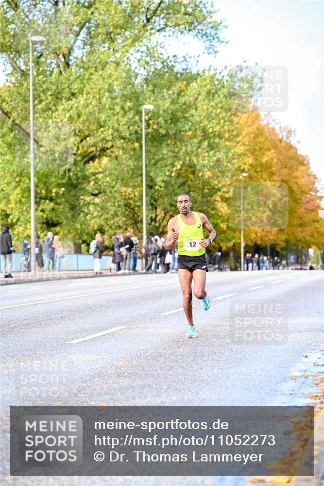 25.10.2026 - hella hamburg halbmarathon Dr. Thomas Lammeyer http://msf.ph/oto/11052273 25.10.2026 10:11:24 Kennedybrücke 12 meine-sportfotos.de