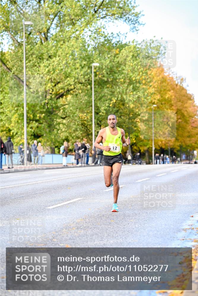 25.10.2026 - hella hamburg halbmarathon Dr. Thomas Lammeyer http://msf.ph/oto/11052277 25.10.2026 10:11:24 Kennedybrücke 12 meine-sportfotos.de