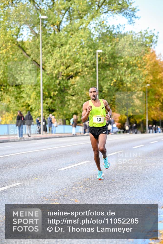 25.10.2026 - hella hamburg halbmarathon Dr. Thomas Lammeyer http://msf.ph/oto/11052285 25.10.2026 10:11:25 Kennedybrücke 12 meine-sportfotos.de