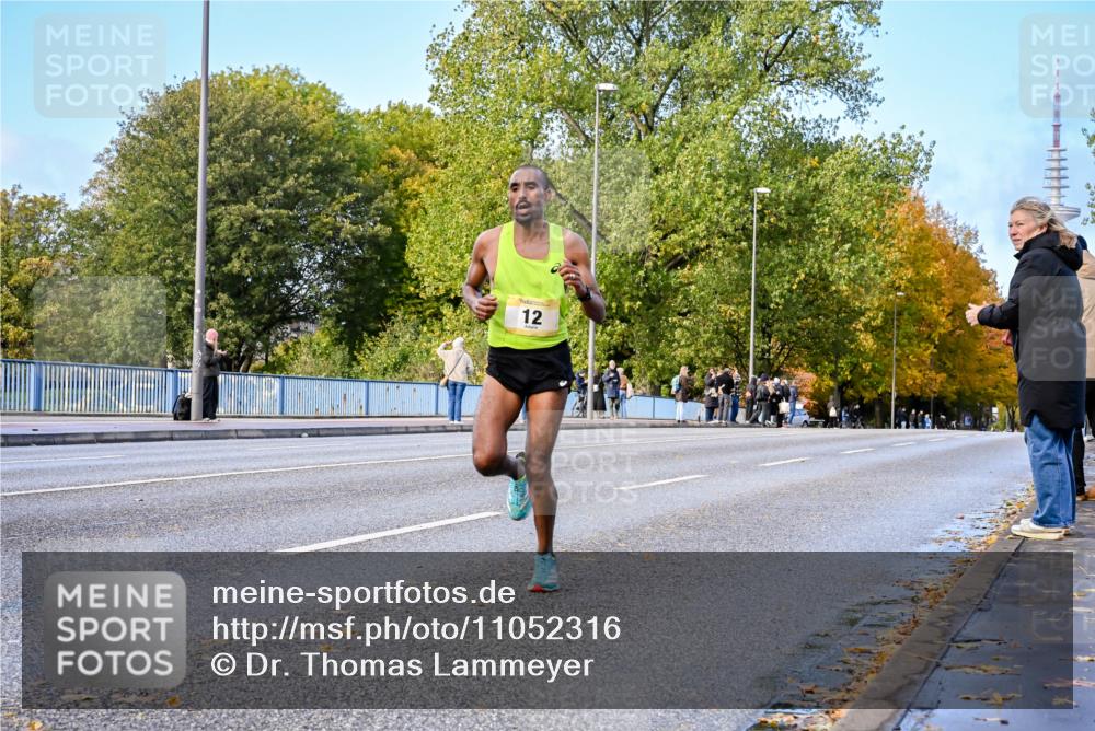 25.10.2026 - hella hamburg halbmarathon Dr. Thomas Lammeyer http://msf.ph/oto/11052316 25.10.2026 10:11:26 Kennedybrücke 12 meine-sportfotos.de