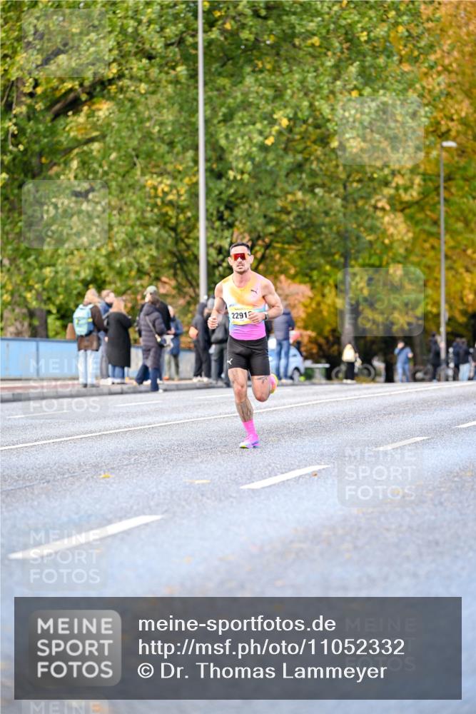 25.10.2026 - hella hamburg halbmarathon Dr. Thomas Lammeyer http://msf.ph/oto/11052332 25.10.2026 10:11:56 Kennedybrücke 22912 meine-sportfotos.de