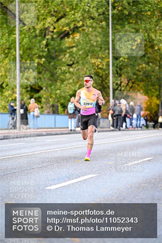 25.10.2026 - hella hamburg halbmarathon Dr. Thomas Lammeyer http://msf.ph/oto/11052343 25.10.2026 10:11:57 Kennedybrücke 22912, 11, 56 meine-sportfotos.de