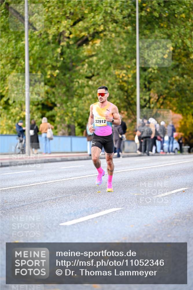 25.10.2026 - hella hamburg halbmarathon Dr. Thomas Lammeyer http://msf.ph/oto/11052346 25.10.2026 10:11:57 Kennedybrücke 22912 meine-sportfotos.de