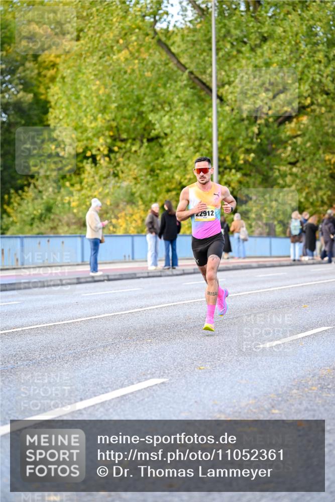 25.10.2026 - hella hamburg halbmarathon Dr. Thomas Lammeyer http://msf.ph/oto/11052361 25.10.2026 10:11:58 Kennedybrücke 2912, 11, 66 meine-sportfotos.de