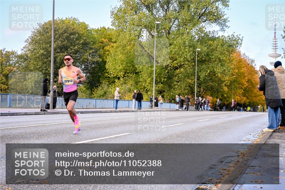 25.10.2026 - hella hamburg halbmarathon Dr. Thomas Lammeyer http://msf.ph/oto/11052388 25.10.2026 10:12:00 Kennedybrücke 22912 meine-sportfotos.de