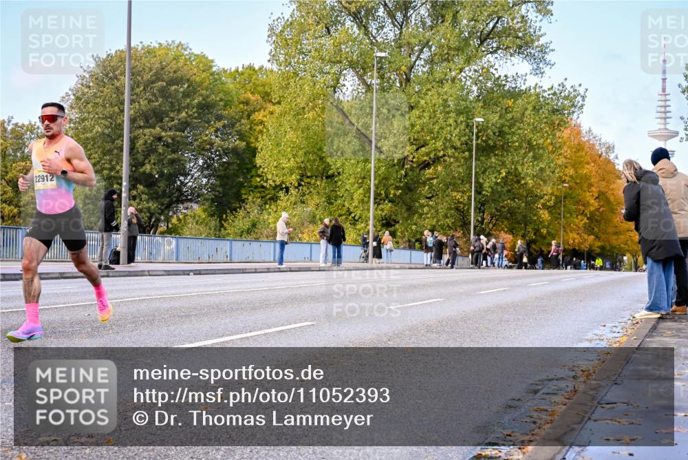 25.10.2026 - hella hamburg halbmarathon Dr. Thomas Lammeyer http://msf.ph/oto/11052393 25.10.2026 10:12:00 Kennedybrücke 22912 meine-sportfotos.de