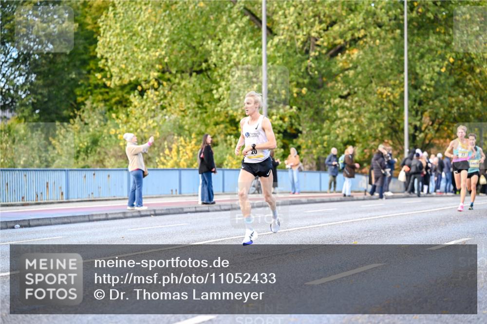 25.10.2026 - hella hamburg halbmarathon Dr. Thomas Lammeyer http://msf.ph/oto/11052433 25.10.2026 10:12:26 Kennedybrücke 54074 meine-sportfotos.de