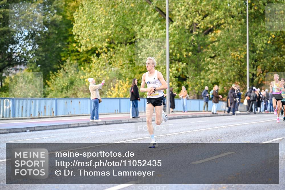 25.10.2026 - hella hamburg halbmarathon Dr. Thomas Lammeyer http://msf.ph/oto/11052435 25.10.2026 10:12:26 Kennedybrücke  meine-sportfotos.de