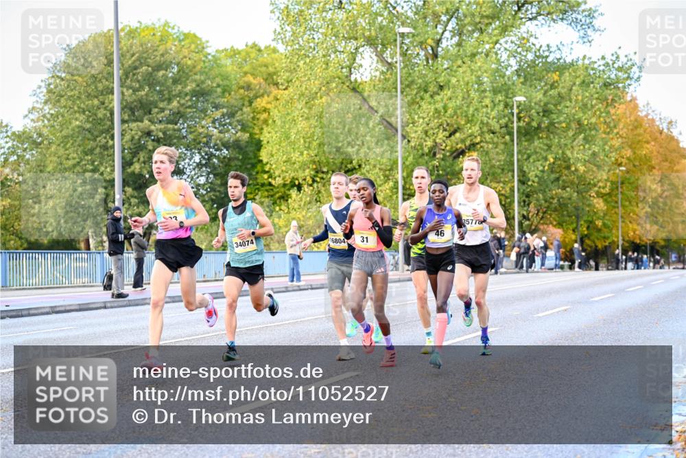 25.10.2026 - hella hamburg halbmarathon Dr. Thomas Lammeyer http://msf.ph/oto/11052527 25.10.2026 10:12:32 Kennedybrücke 34074, 16804, 31, 46, 35778 meine-sportfotos.de