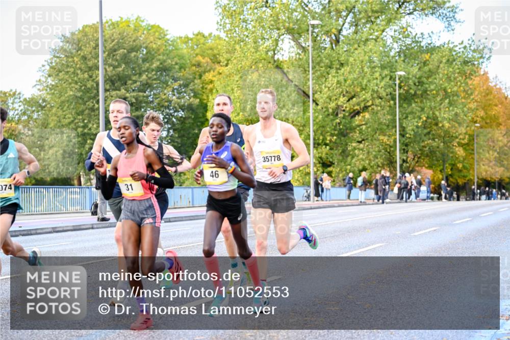 25.10.2026 - hella hamburg halbmarathon Dr. Thomas Lammeyer http://msf.ph/oto/11052553 25.10.2026 10:12:33 Kennedybrücke 074, 31, 46, 35778 meine-sportfotos.de