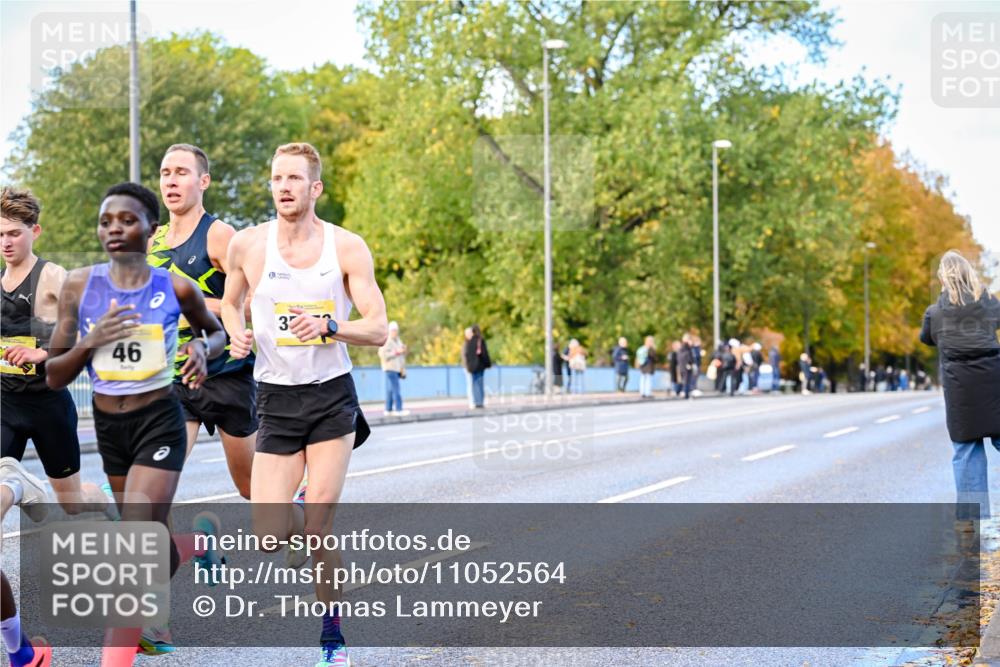25.10.2026 - hella hamburg halbmarathon Dr. Thomas Lammeyer http://msf.ph/oto/11052564 25.10.2026 10:12:33 Kennedybrücke 46, 3 meine-sportfotos.de
