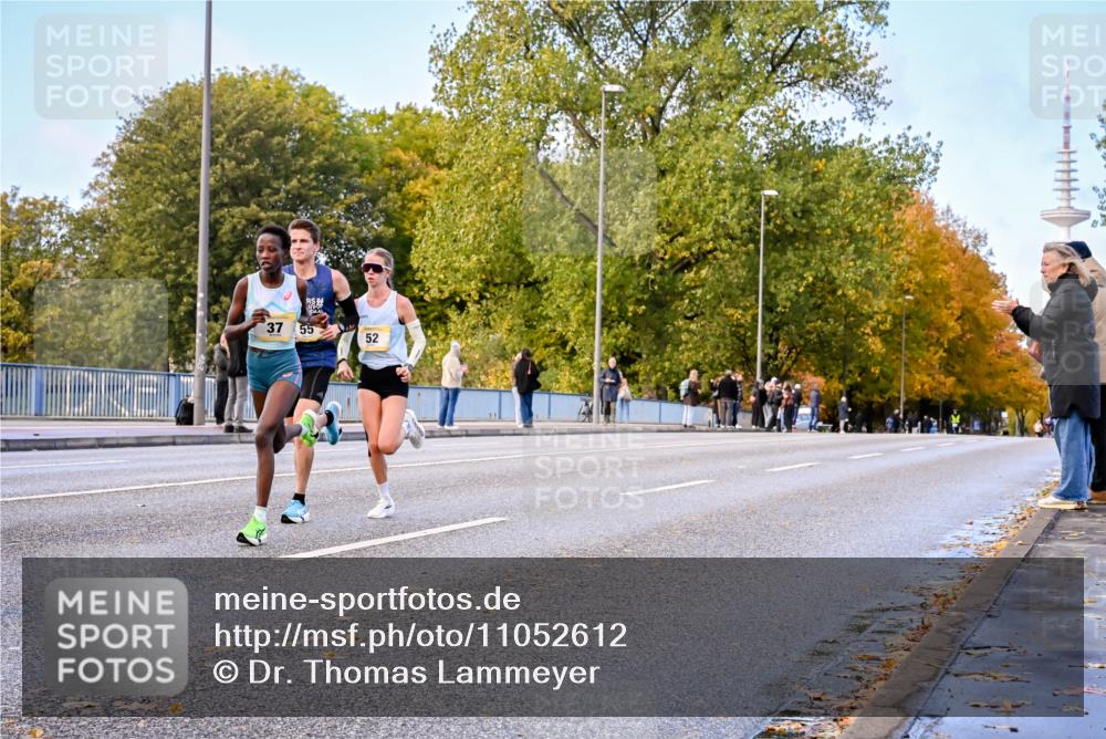 25.10.2026 - hella hamburg halbmarathon Dr. Thomas Lammeyer http://msf.ph/oto/11052612 25.10.2026 10:12:49 Kennedybrücke 37, 55, 52 meine-sportfotos.de