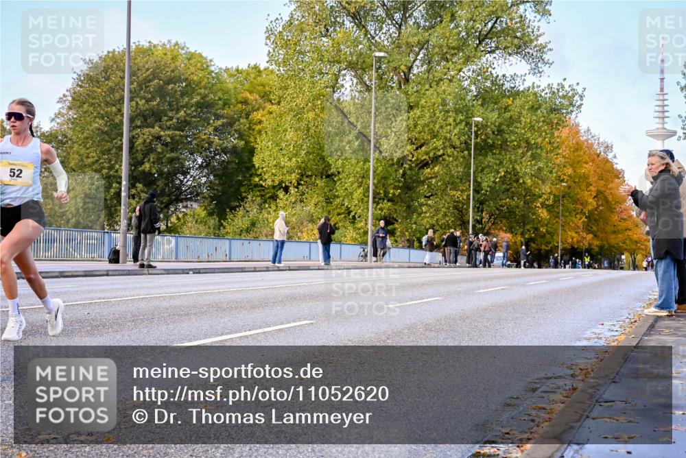 25.10.2026 - hella hamburg halbmarathon Dr. Thomas Lammeyer http://msf.ph/oto/11052620 25.10.2026 10:12:50 Kennedybrücke 52 meine-sportfotos.de