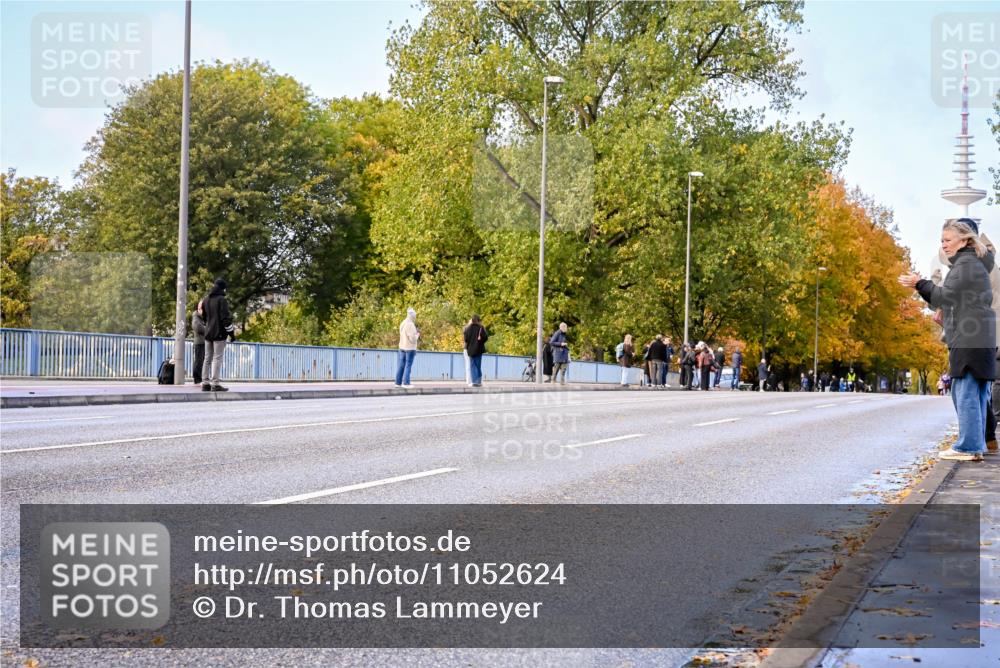 25.10.2026 - hella hamburg halbmarathon Dr. Thomas Lammeyer http://msf.ph/oto/11052624 25.10.2026 10:12:50 Kennedybrücke  meine-sportfotos.de