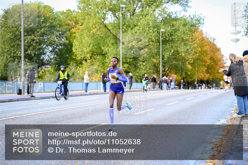 25.10.2026 - hella hamburg halbmarathon Dr. Thomas Lammeyer http://msf.ph/oto/11052638 25.10.2026 10:13:08 Kennedybrücke  meine-sportfotos.de