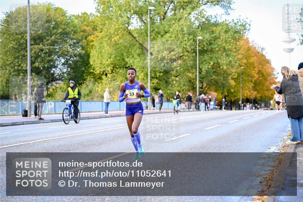 25.10.2026 - hella hamburg halbmarathon Dr. Thomas Lammeyer http://msf.ph/oto/11052641 25.10.2026 10:13:08 Kennedybrücke 33 meine-sportfotos.de