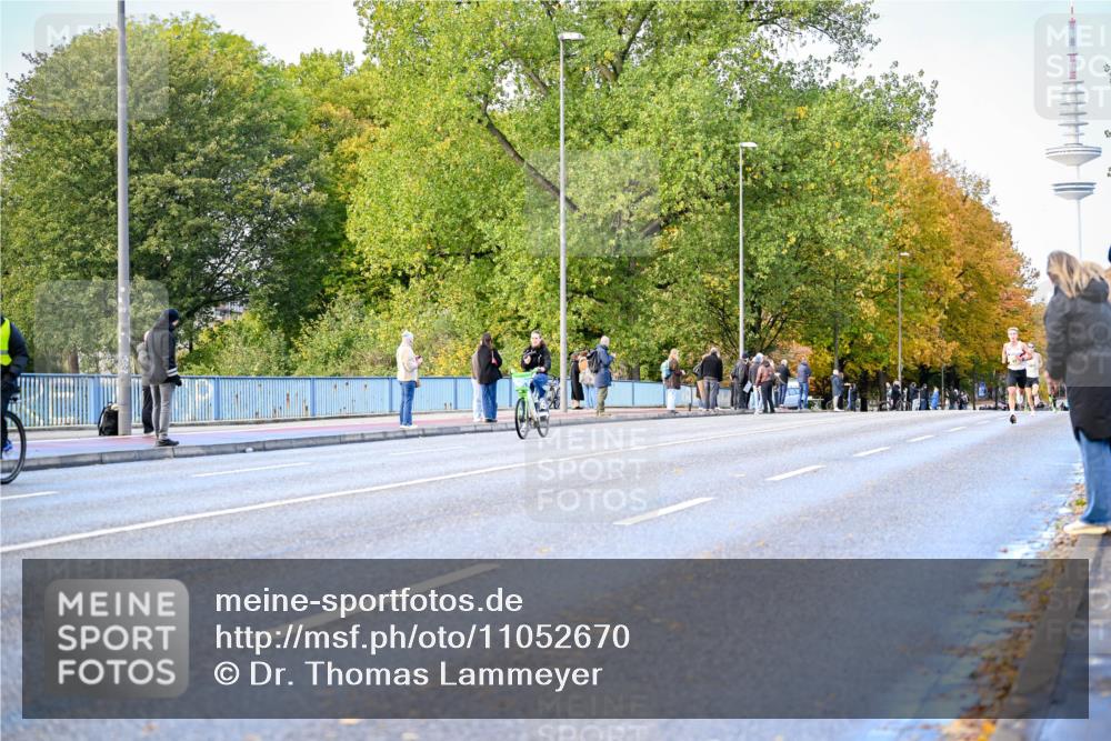 25.10.2026 - hella hamburg halbmarathon Dr. Thomas Lammeyer http://msf.ph/oto/11052670 25.10.2026 10:13:10 Kennedybrücke  meine-sportfotos.de