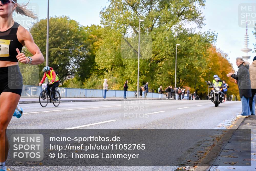 25.10.2026 - hella hamburg halbmarathon Dr. Thomas Lammeyer http://msf.ph/oto/11052765 25.10.2026 10:13:23 Kennedybrücke  meine-sportfotos.de