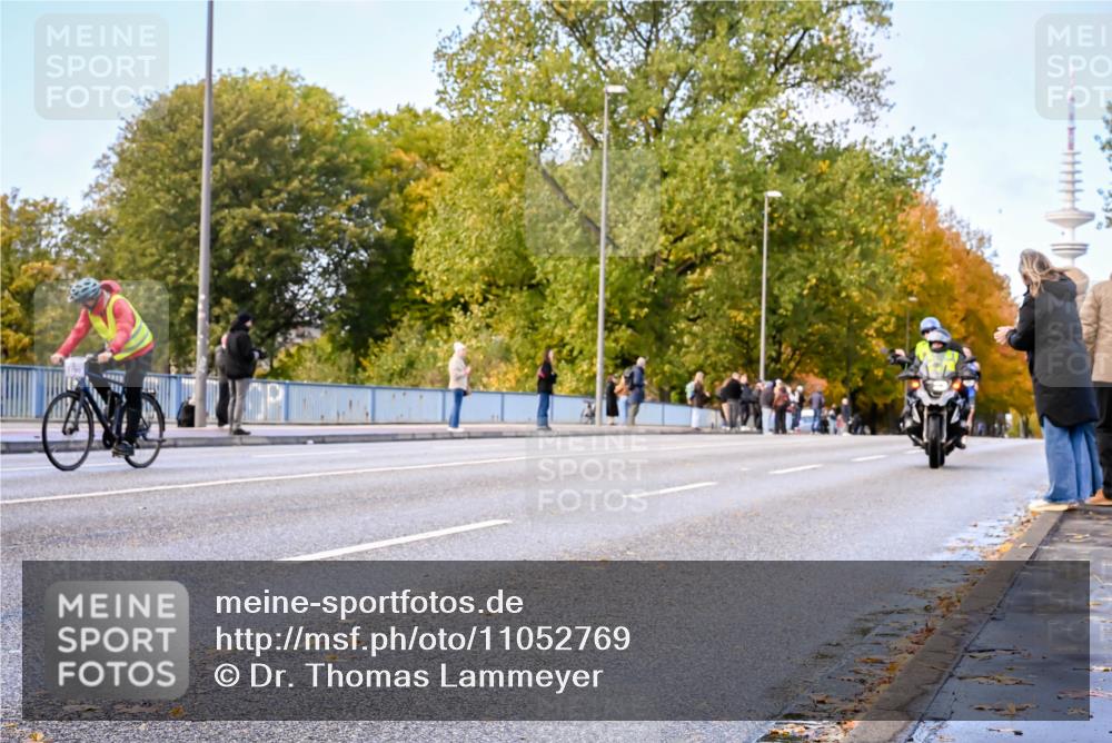25.10.2026 - hella hamburg halbmarathon Dr. Thomas Lammeyer http://msf.ph/oto/11052769 25.10.2026 10:13:23 Kennedybrücke  meine-sportfotos.de