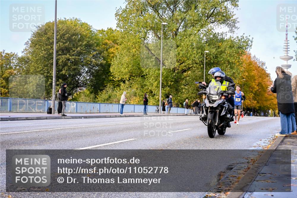 25.10.2026 - hella hamburg halbmarathon Dr. Thomas Lammeyer http://msf.ph/oto/11052778 25.10.2026 10:13:25 Kennedybrücke 14 meine-sportfotos.de