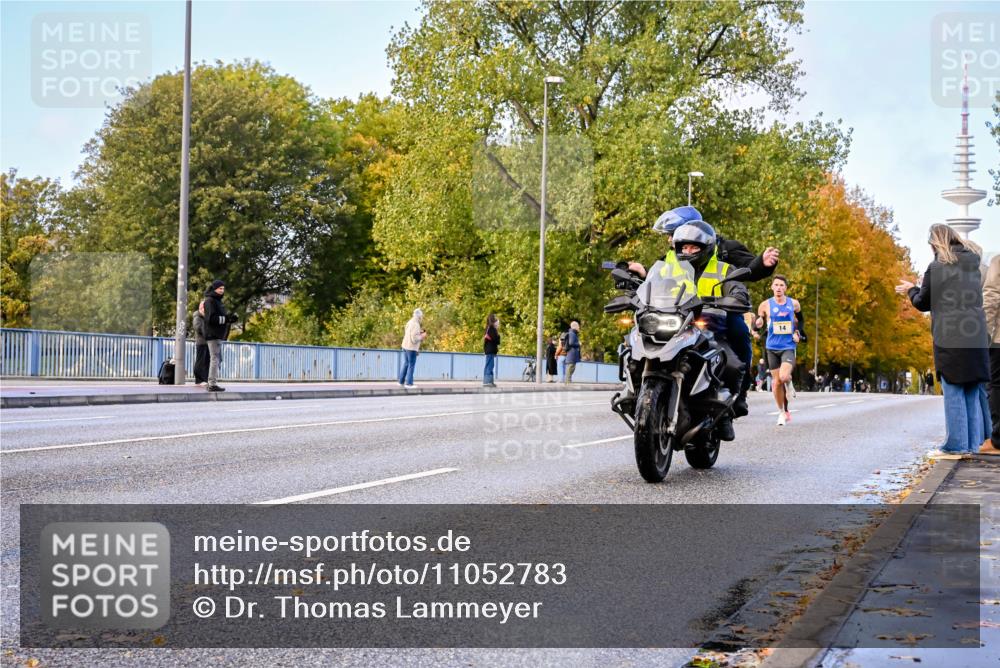 25.10.2026 - hella hamburg halbmarathon Dr. Thomas Lammeyer http://msf.ph/oto/11052783 25.10.2026 10:13:26 Kennedybrücke 14 meine-sportfotos.de