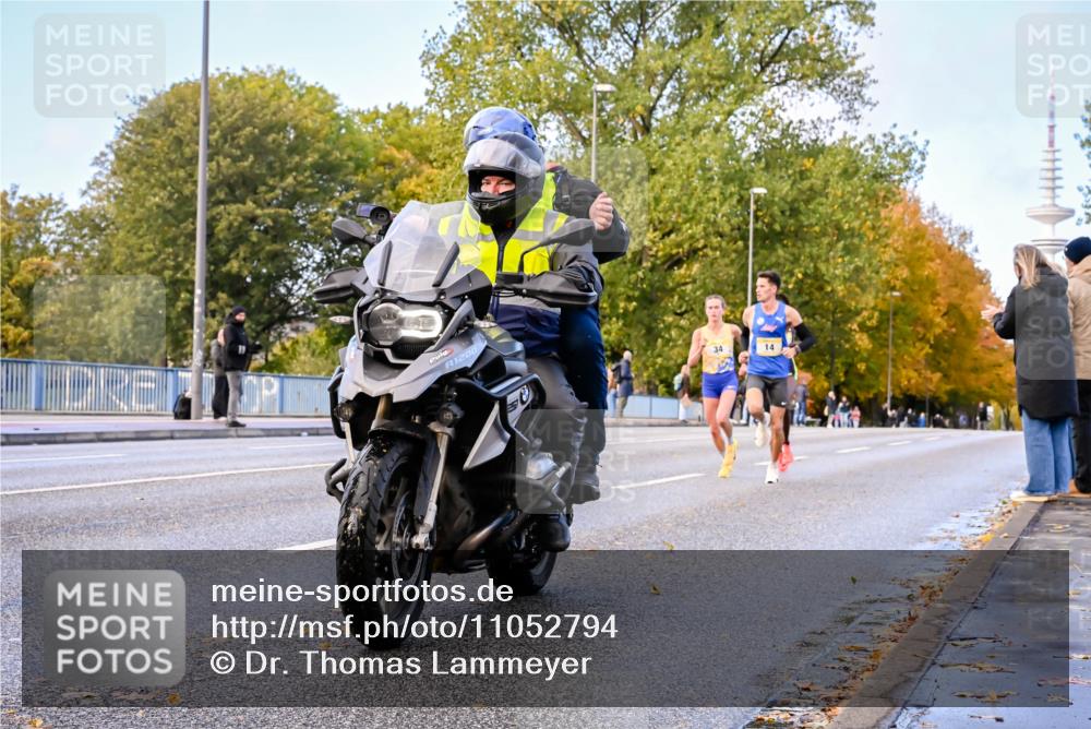 25.10.2026 - hella hamburg halbmarathon Dr. Thomas Lammeyer http://msf.ph/oto/11052794 25.10.2026 10:13:27 Kennedybrücke 1200, 34, 14 meine-sportfotos.de
