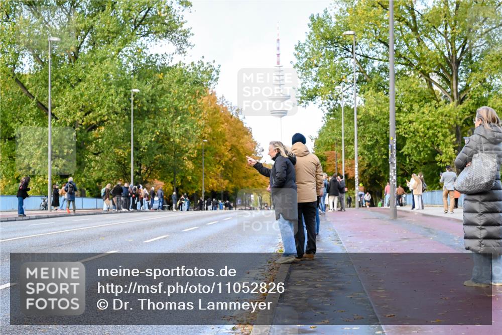 25.10.2026 - hella hamburg halbmarathon Dr. Thomas Lammeyer http://msf.ph/oto/11052826 25.10.2026 10:13:37 Kennedybrücke  meine-sportfotos.de