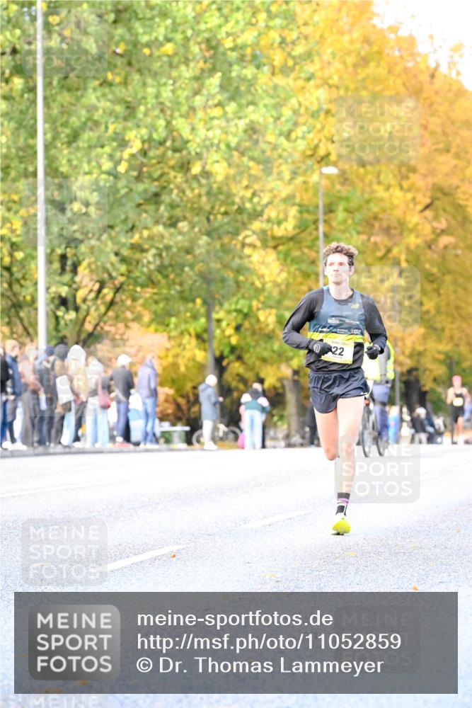 25.10.2026 - hella hamburg halbmarathon Dr. Thomas Lammeyer http://msf.ph/oto/11052859 25.10.2026 10:14:05 Kennedybrücke  meine-sportfotos.de