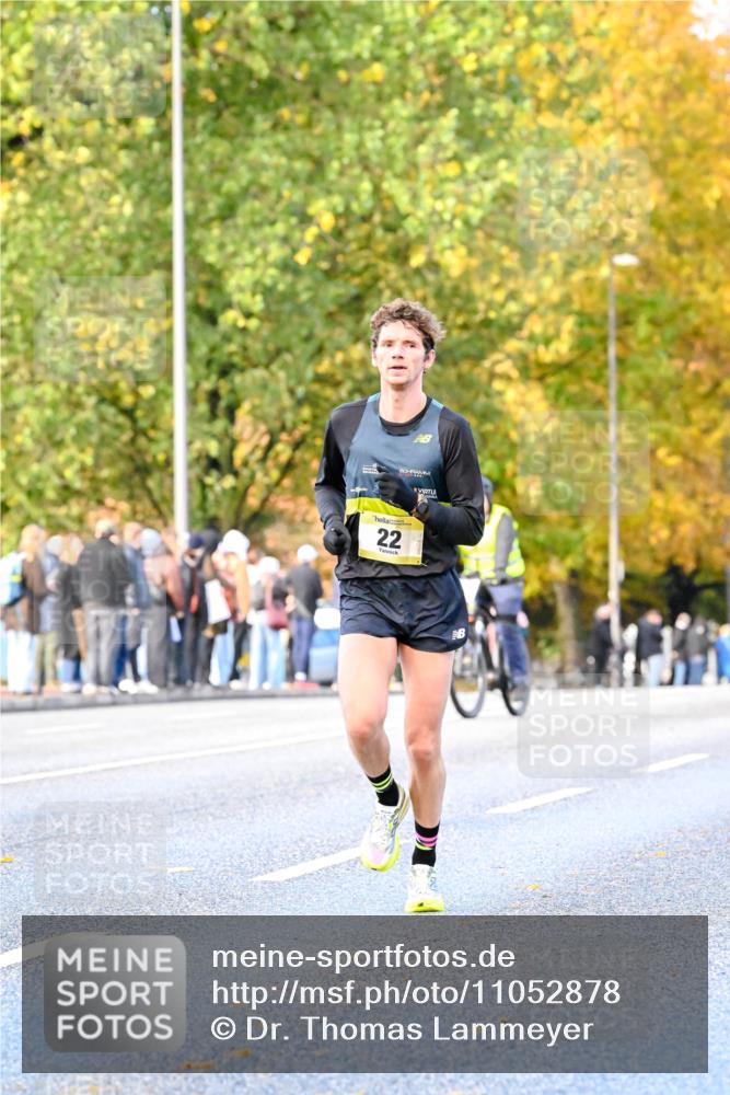 25.10.2026 - hella hamburg halbmarathon Dr. Thomas Lammeyer http://msf.ph/oto/11052878 25.10.2026 10:14:07 Kennedybrücke 22 meine-sportfotos.de