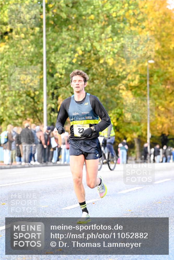 25.10.2026 - hella hamburg halbmarathon Dr. Thomas Lammeyer http://msf.ph/oto/11052882 25.10.2026 10:14:07 Kennedybrücke 22 meine-sportfotos.de