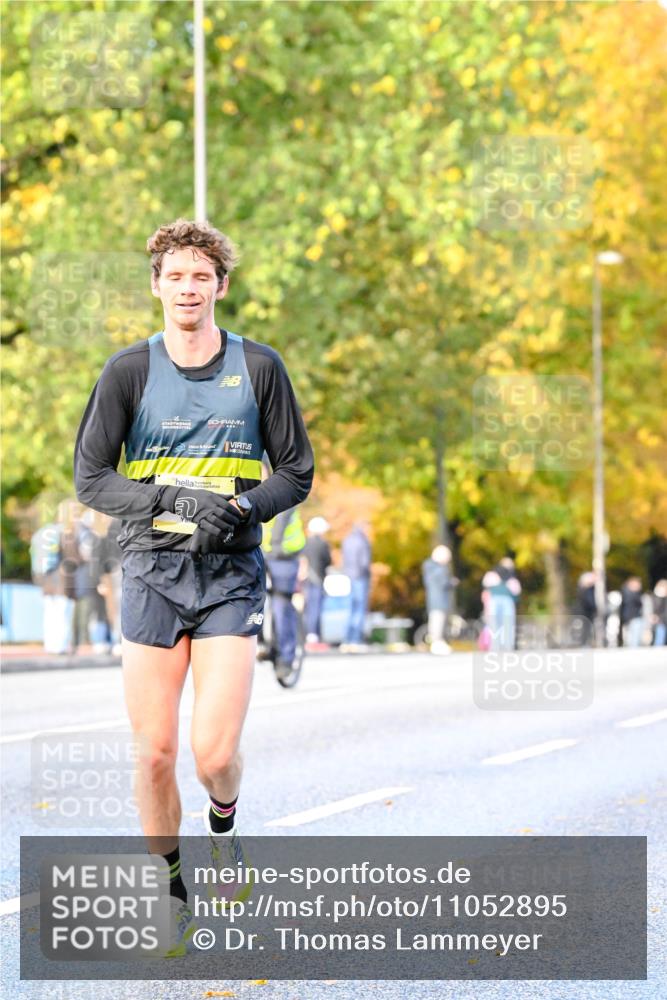 25.10.2026 - hella hamburg halbmarathon Dr. Thomas Lammeyer http://msf.ph/oto/11052895 25.10.2026 10:14:08 Kennedybrücke  meine-sportfotos.de