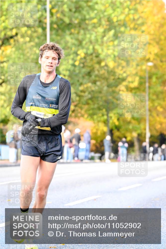 25.10.2026 - hella hamburg halbmarathon Dr. Thomas Lammeyer http://msf.ph/oto/11052902 25.10.2026 10:14:08 Kennedybrücke  meine-sportfotos.de