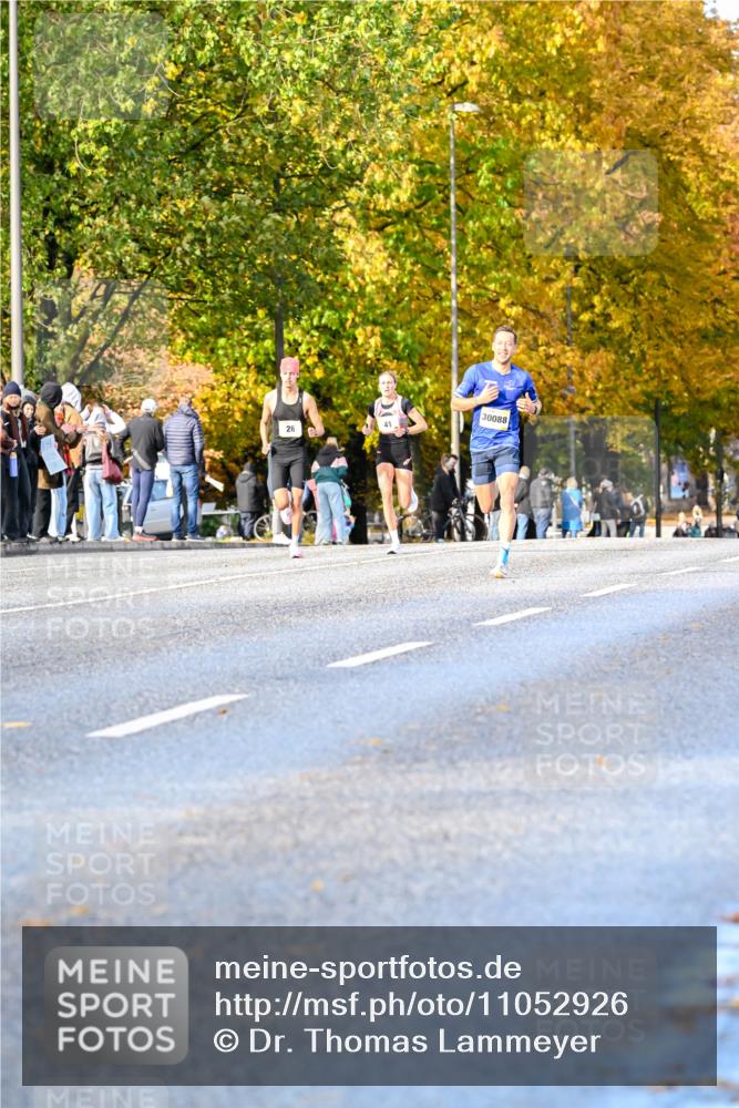 25.10.2026 - hella hamburg halbmarathon Dr. Thomas Lammeyer http://msf.ph/oto/11052926 25.10.2026 10:14:15 Kennedybrücke 26, 41, 30088 meine-sportfotos.de