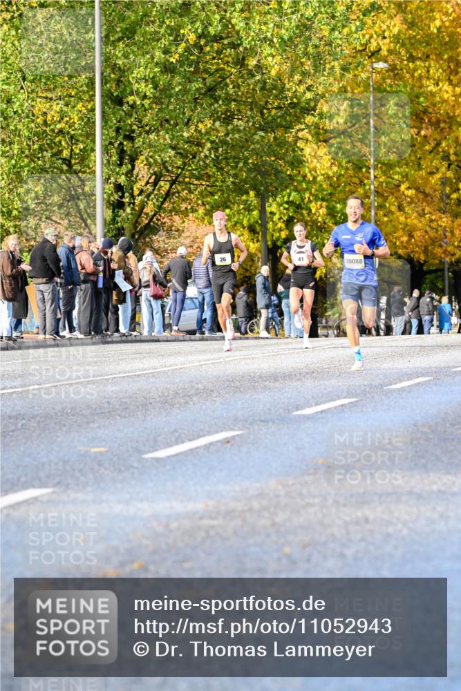 25.10.2026 - hella hamburg halbmarathon Dr. Thomas Lammeyer http://msf.ph/oto/11052943 25.10.2026 10:14:16 Kennedybrücke 26, 41, 30088 meine-sportfotos.de