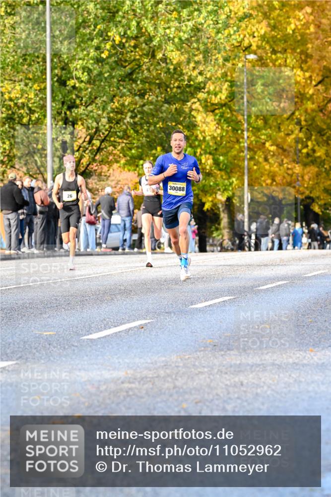 25.10.2026 - hella hamburg halbmarathon Dr. Thomas Lammeyer http://msf.ph/oto/11052962 25.10.2026 10:14:18 Kennedybrücke 30088, 26 meine-sportfotos.de