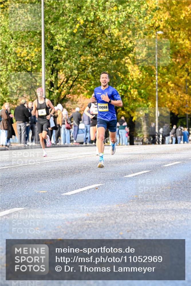 25.10.2026 - hella hamburg halbmarathon Dr. Thomas Lammeyer http://msf.ph/oto/11052969 25.10.2026 10:14:18 Kennedybrücke 26, 30088 meine-sportfotos.de