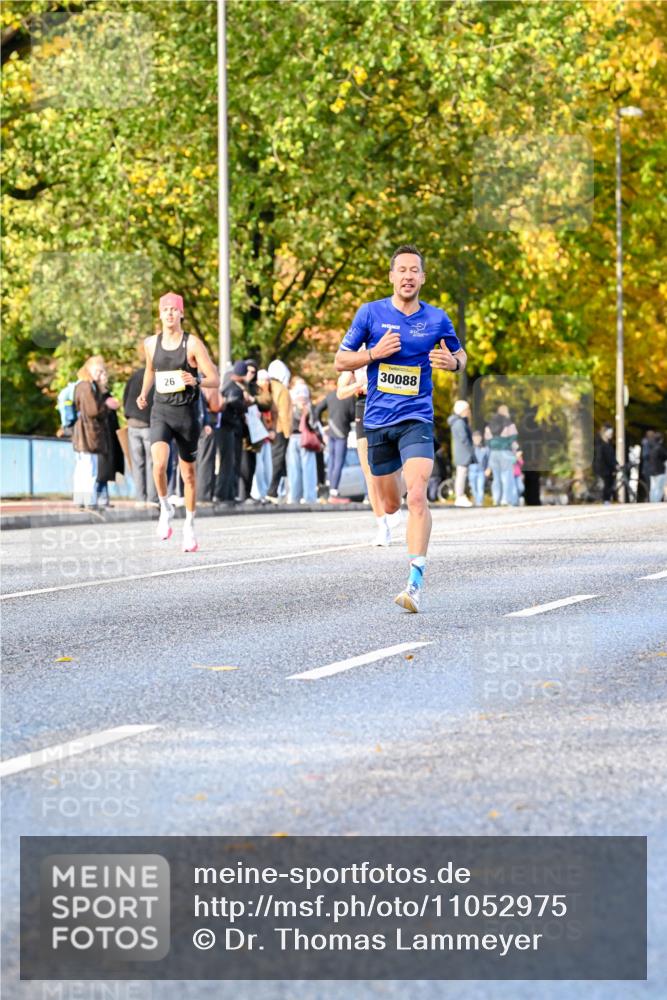 25.10.2026 - hella hamburg halbmarathon Dr. Thomas Lammeyer http://msf.ph/oto/11052975 25.10.2026 10:14:19 Kennedybrücke 30088, 26 meine-sportfotos.de