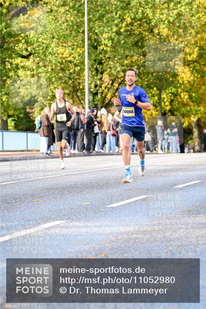 25.10.2026 - hella hamburg halbmarathon Dr. Thomas Lammeyer http://msf.ph/oto/11052980 25.10.2026 10:14:19 Kennedybrücke 30088, 26 meine-sportfotos.de