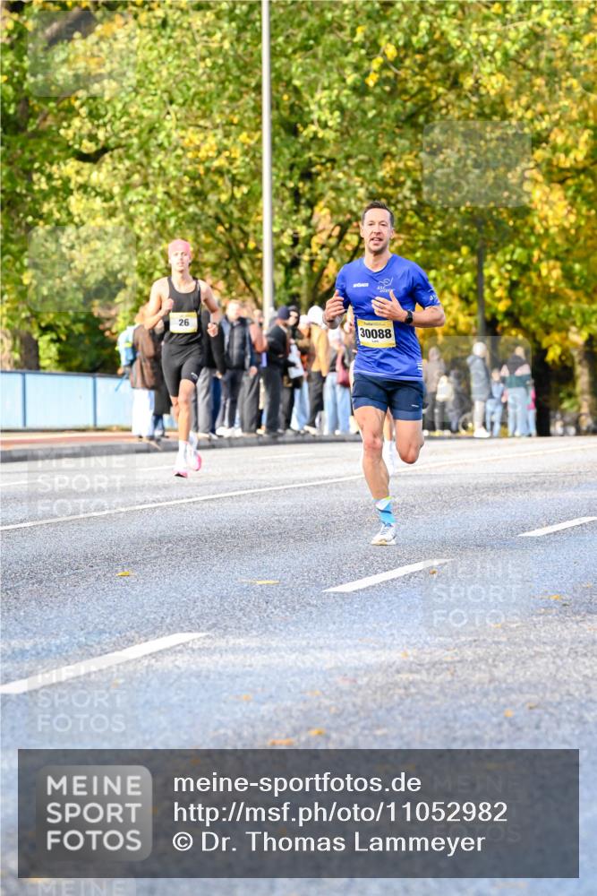 25.10.2026 - hella hamburg halbmarathon Dr. Thomas Lammeyer http://msf.ph/oto/11052982 25.10.2026 10:14:19 Kennedybrücke 26, 30088 meine-sportfotos.de