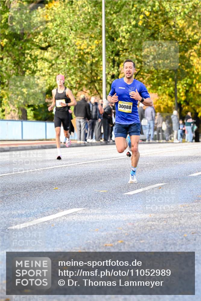 25.10.2026 - hella hamburg halbmarathon Dr. Thomas Lammeyer http://msf.ph/oto/11052989 25.10.2026 10:14:20 Kennedybrücke 30088 meine-sportfotos.de